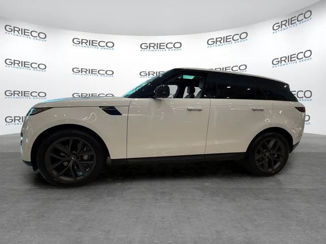 Used 2024 Fuji White Land Rover SE image 4