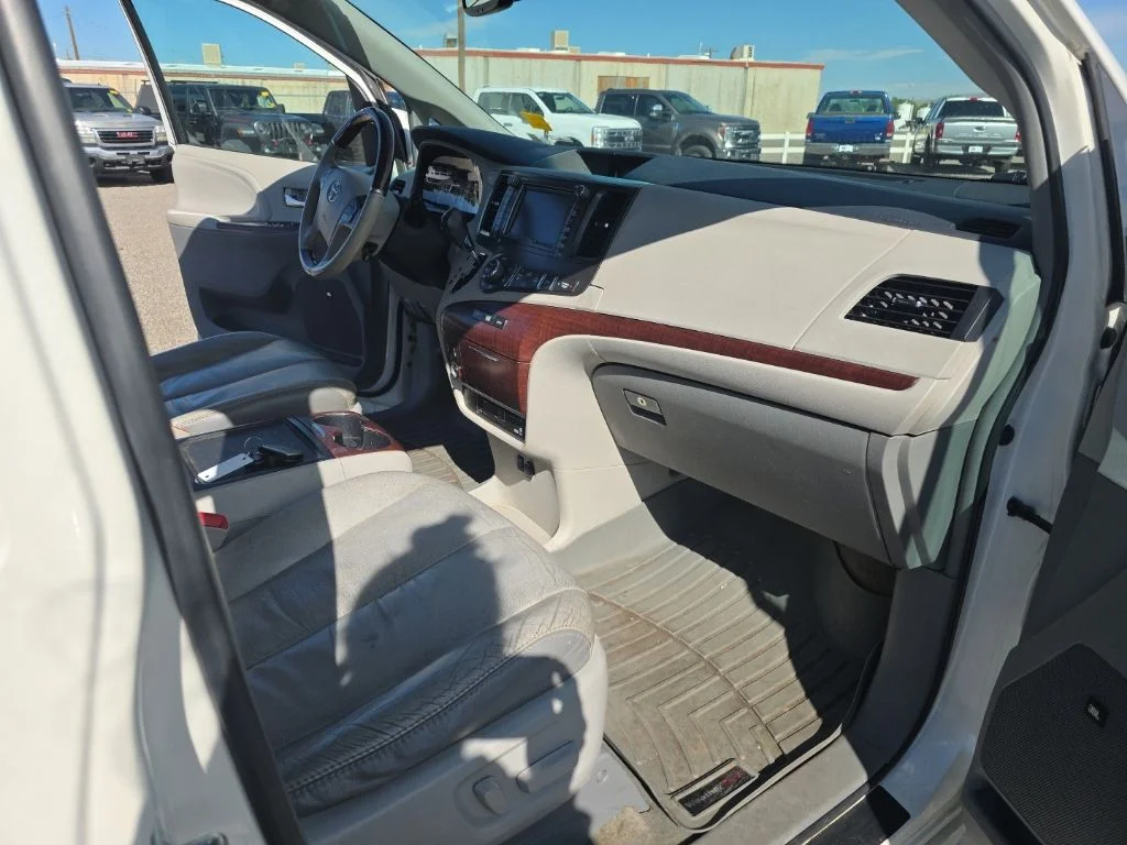 Used 2012 Blizzard Pearl Toyota Limited image 14