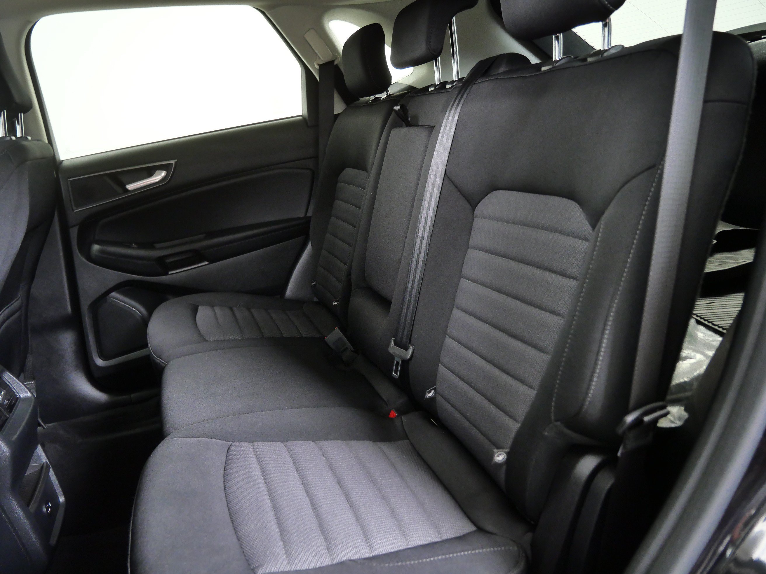 Used 2022 Black Ford SE image 15