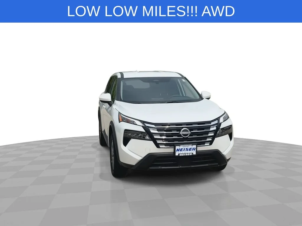 Used 2026 White Nissan SV image 3