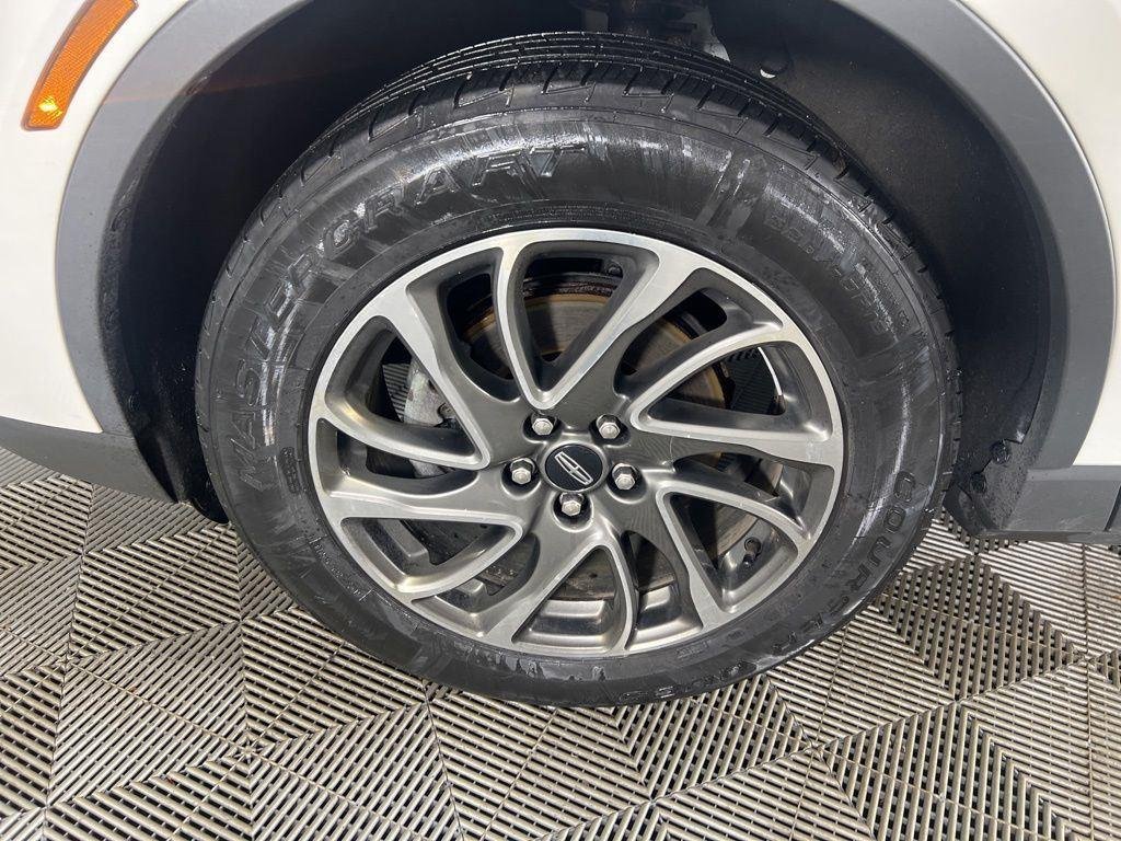 Used 2020 White Lincoln Standard image 23