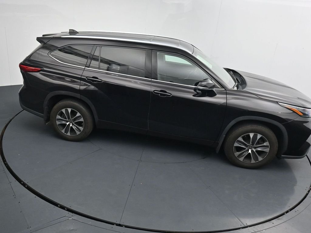 2021 Toyota Highlander XLE - Photo 17