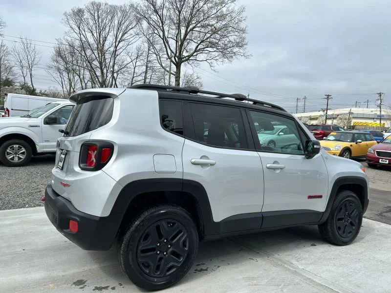 2018 Jeep Renegade Trailhawk - Photo 12
