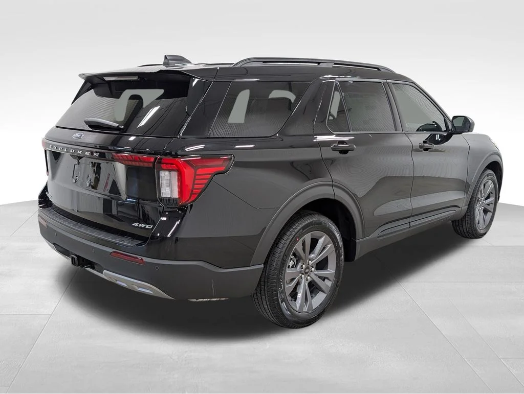 New 2026 Agate Black Metallic Ford Active image 6
