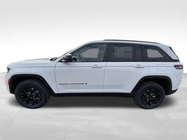 New 2026 Bright White Clear-Coat Exterior Paint Jeep Altitude image 3