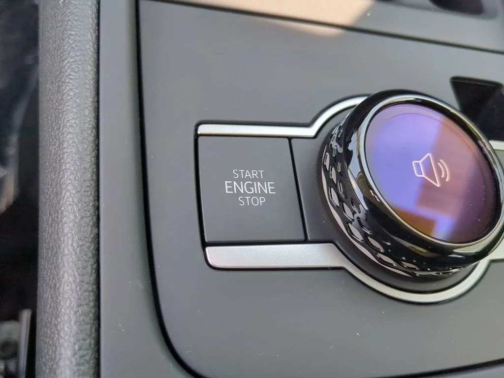 New 2026 Silver Volkswagen 2.0T SE image 31