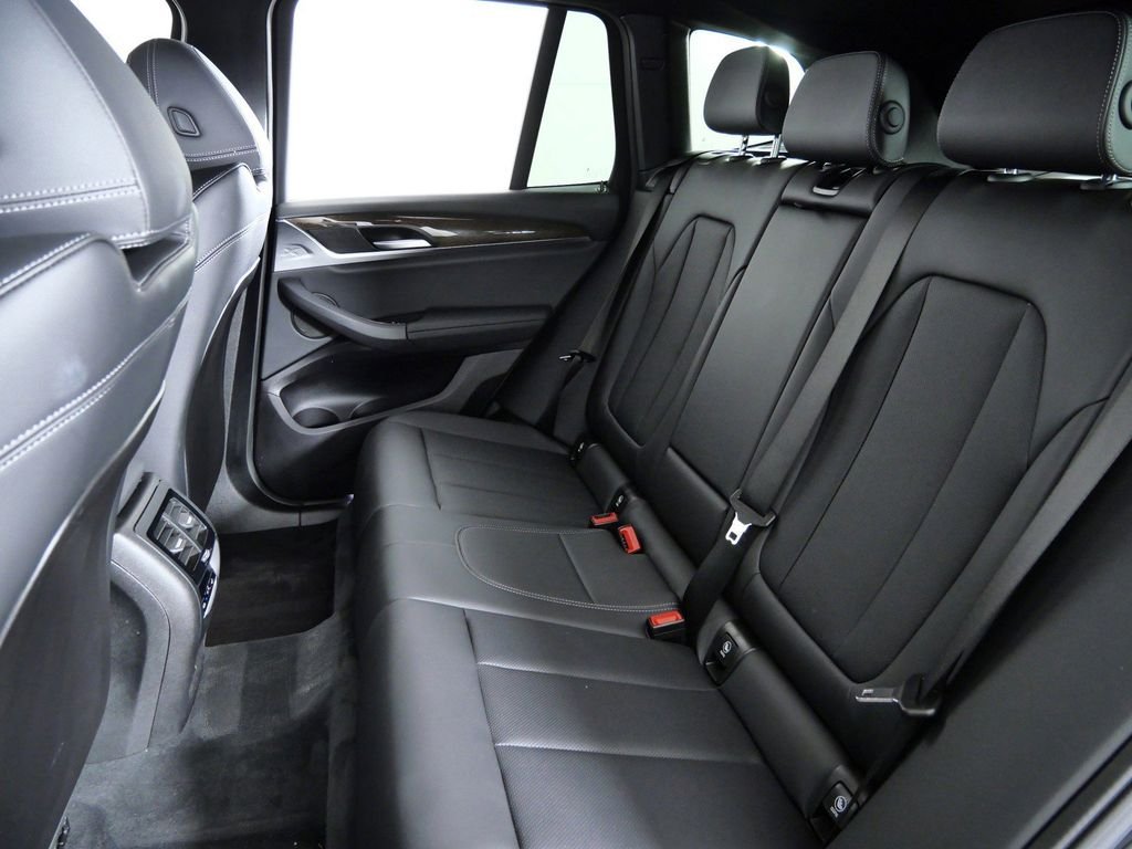 Used 2022 Black BMW xDrive30i image 31
