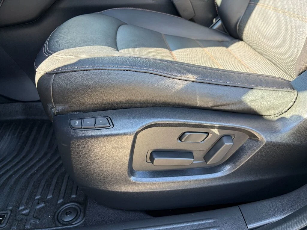 Used 2023  Mazda GT AWD 2.5L I4 CD at image 19
