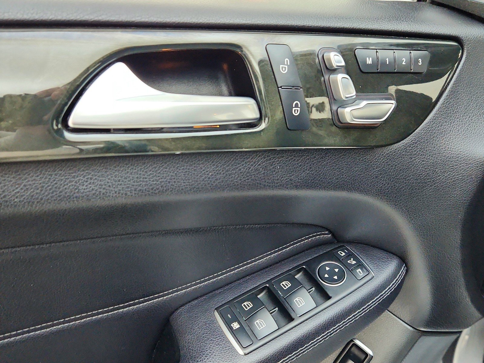 Used 2018 Selenite Grey Metallic Mercedes-Benz GLE 350 image 25