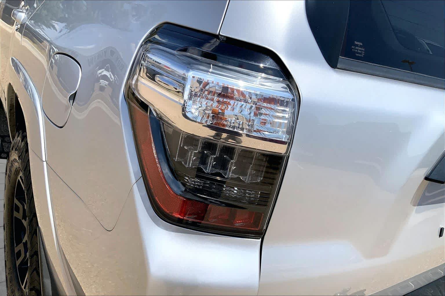 Used 2018 Classic Silver Metallic Toyota TRD Off Road Premium image 32