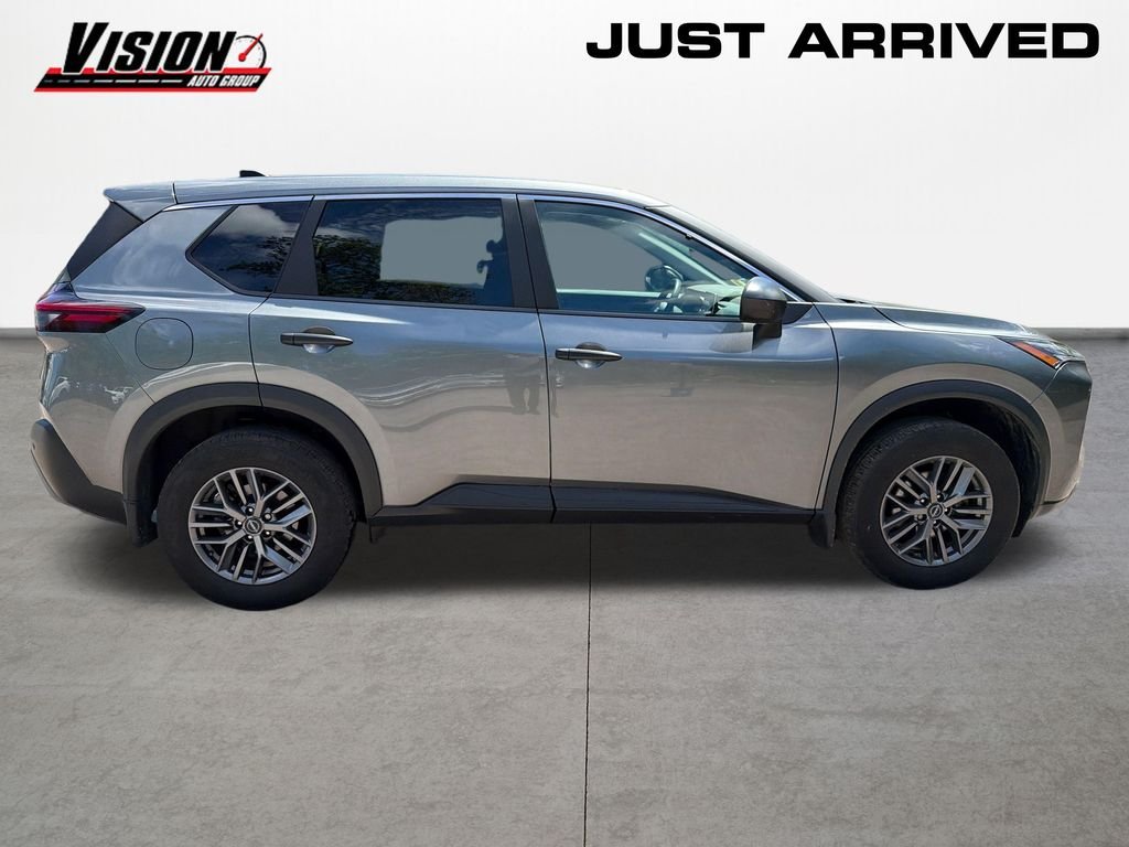 Used 2023 Gray Nissan S image 4