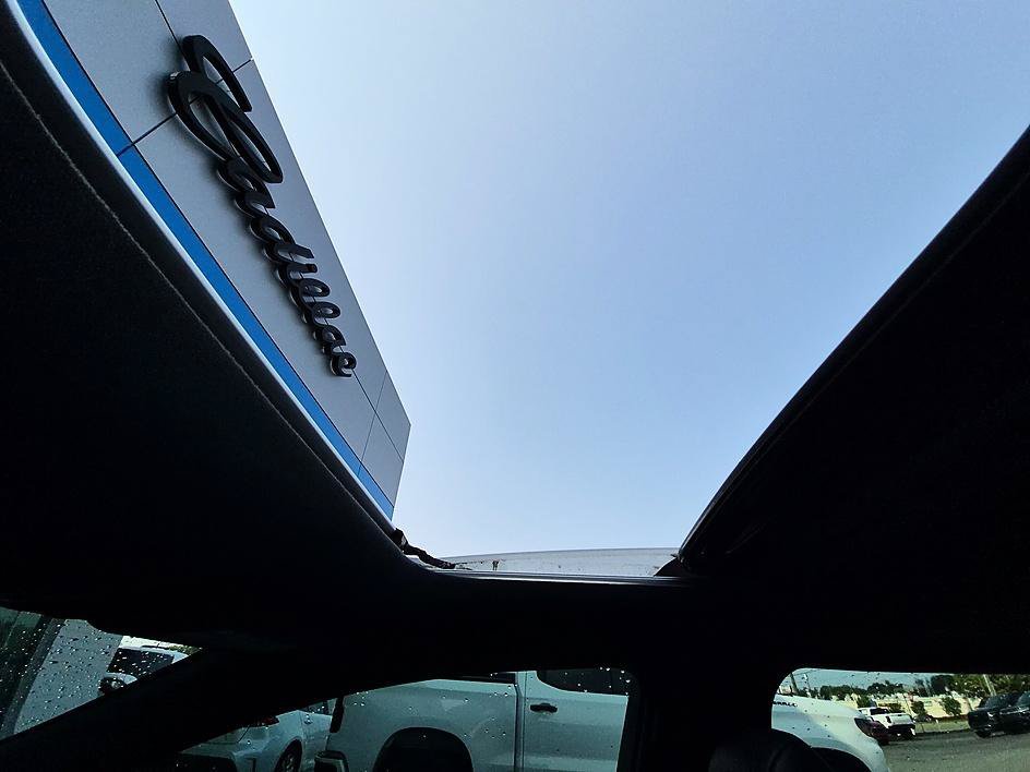 Used 2021 BLIZZARD PEARL Toyota XSE image 28