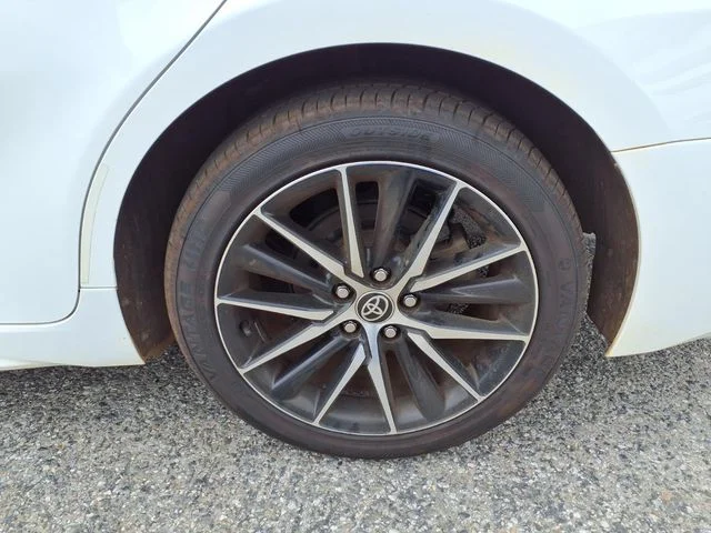 Used 2022 White Toyota SE image 21