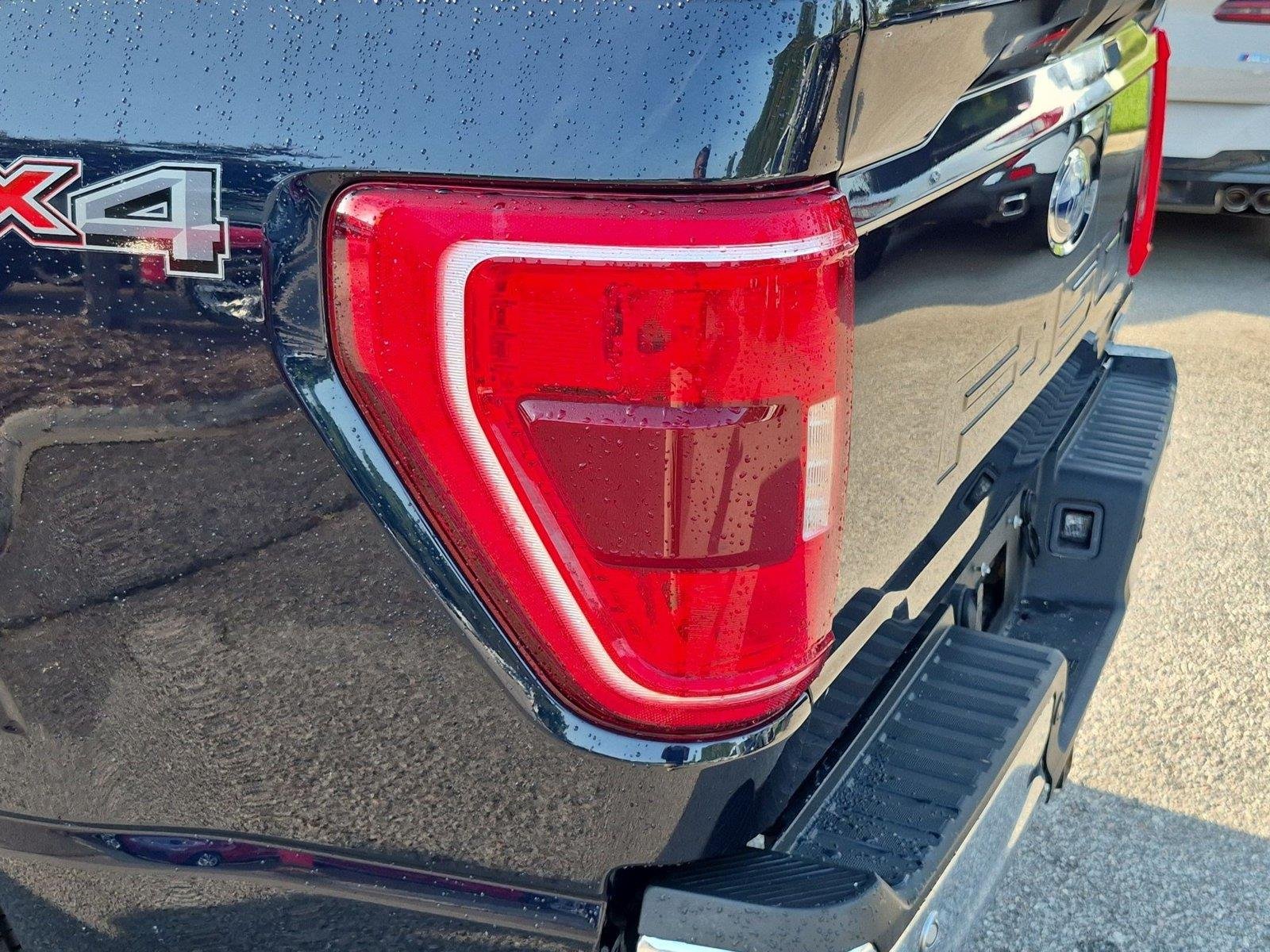 Used 2022 Antimatter Blue Metallic Ford XLT image 11