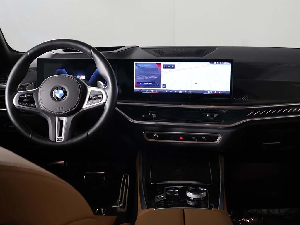 Used 2025 Green BMW M60i image 35