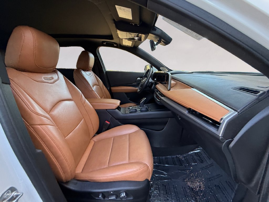 Used 2024 White Cadillac Premium Luxury image 17
