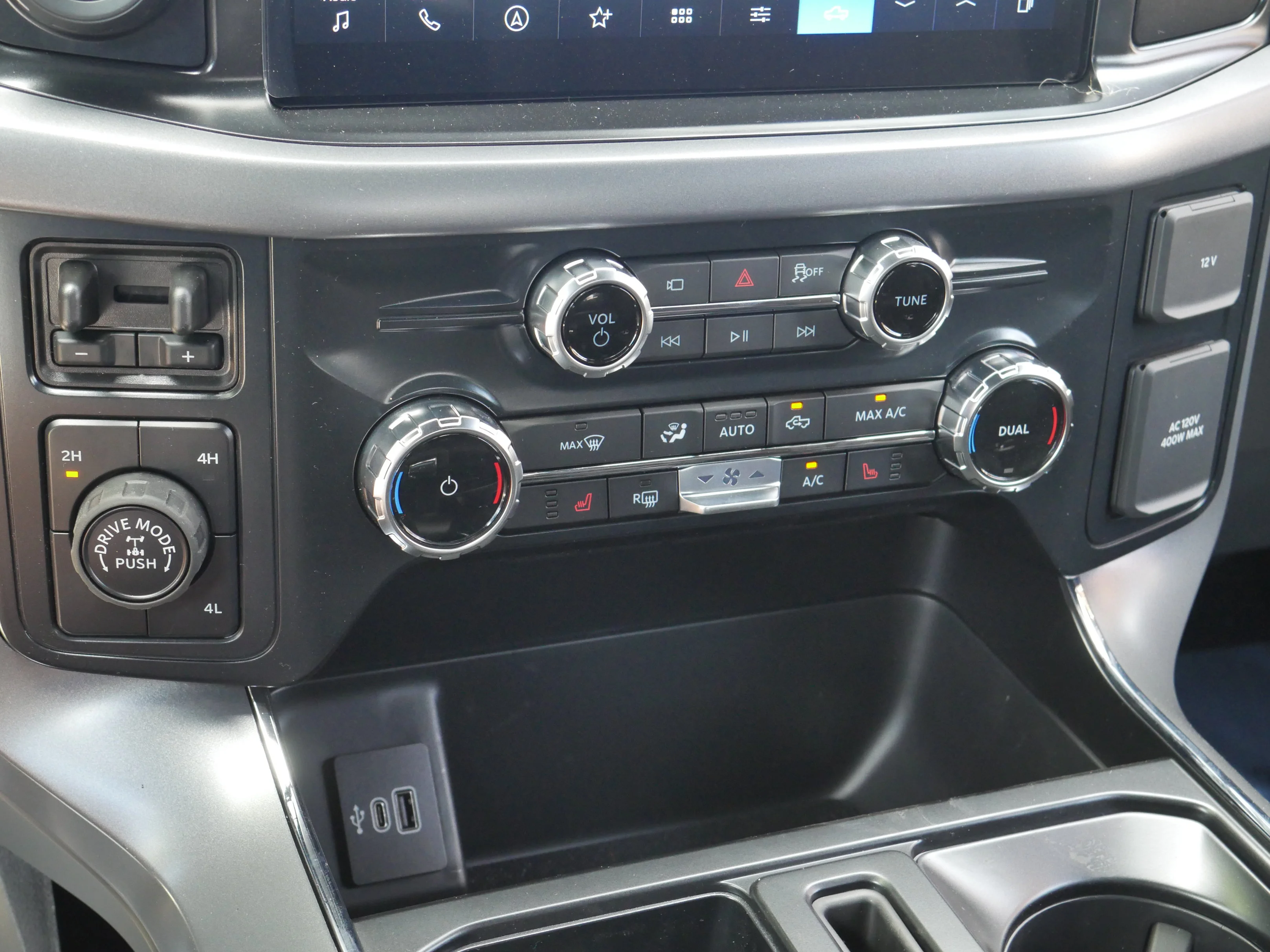 New 2026 Agate Black Metallic Ford XLT image 13