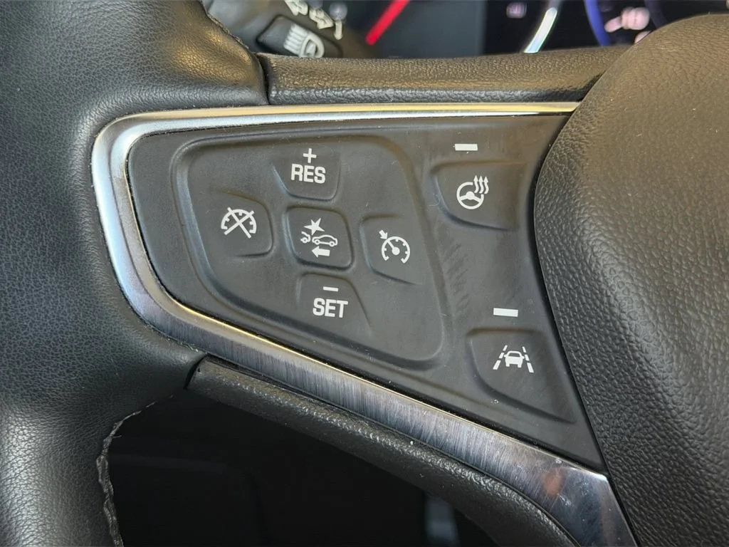 Used 2024 Summit White Chevrolet 2LT image 31