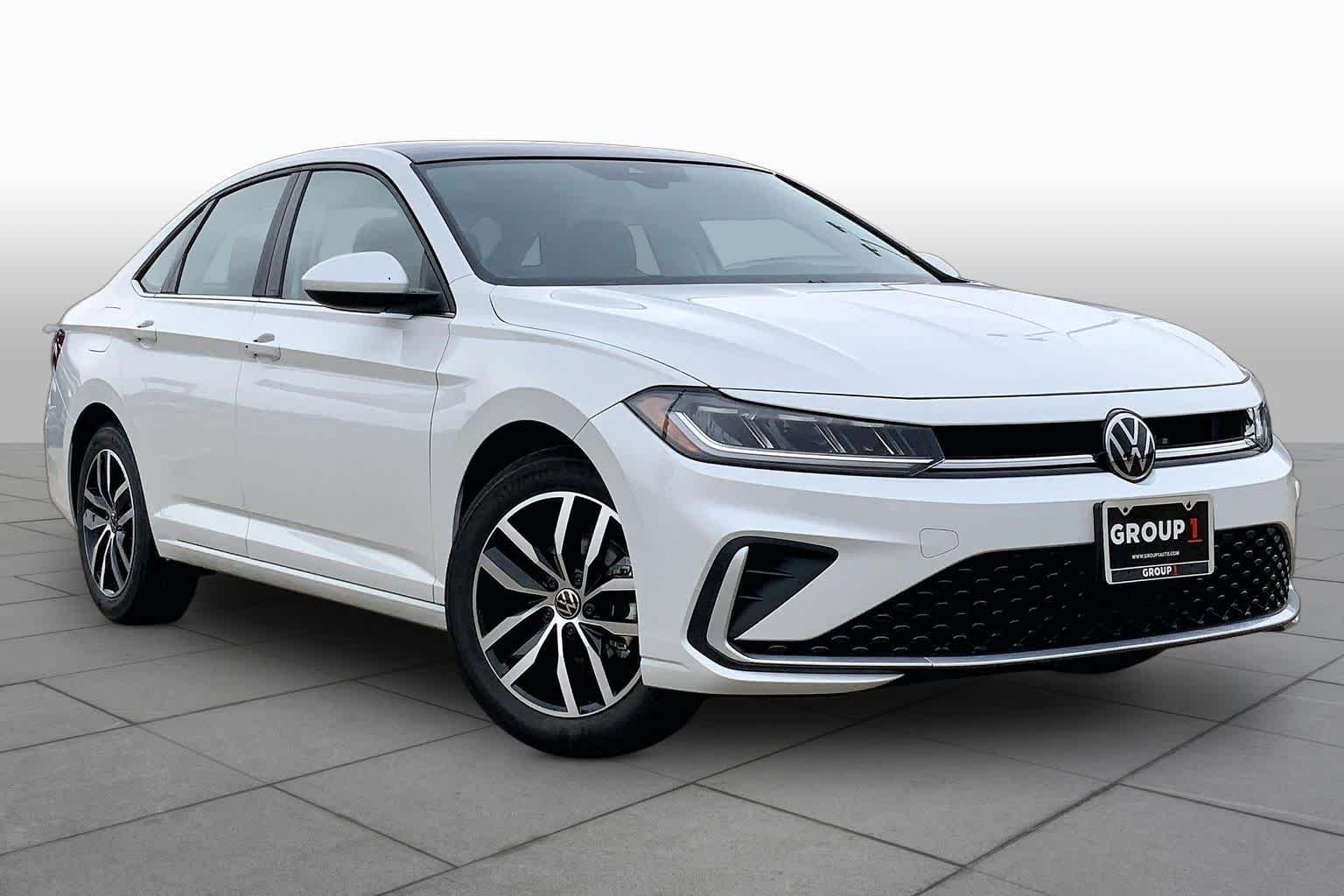 New 2026 Opal White Pearl Volkswagen SE image 2