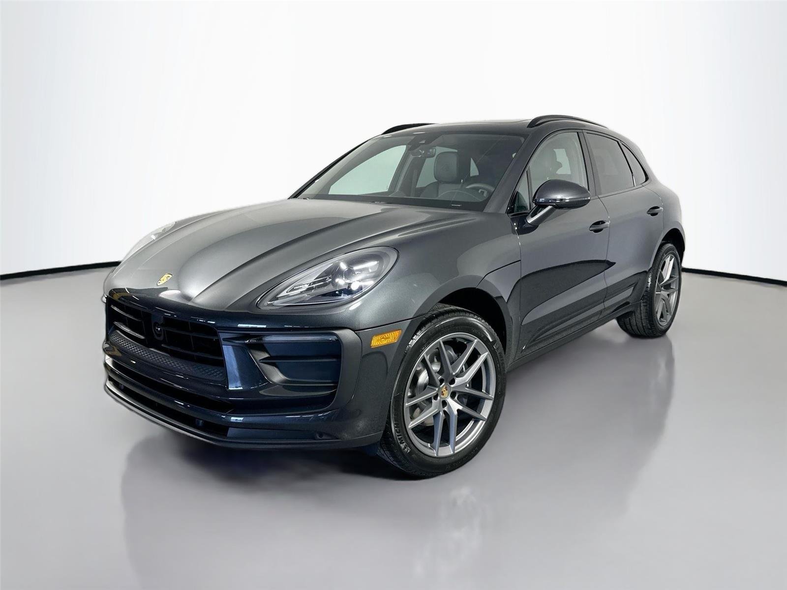 2026 Porsche Macan T's photo