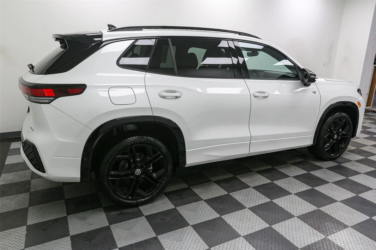 New 2026 Opal White Pearl Volkswagen SE R-Line Black image 9
