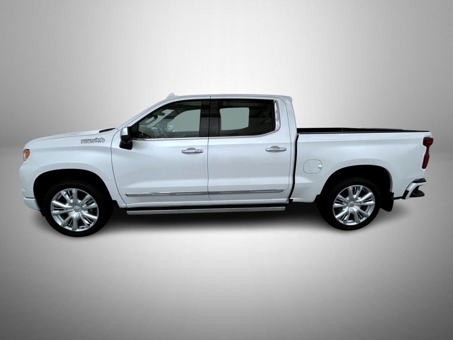 Used 2025 Beige Chevrolet High Country image 8