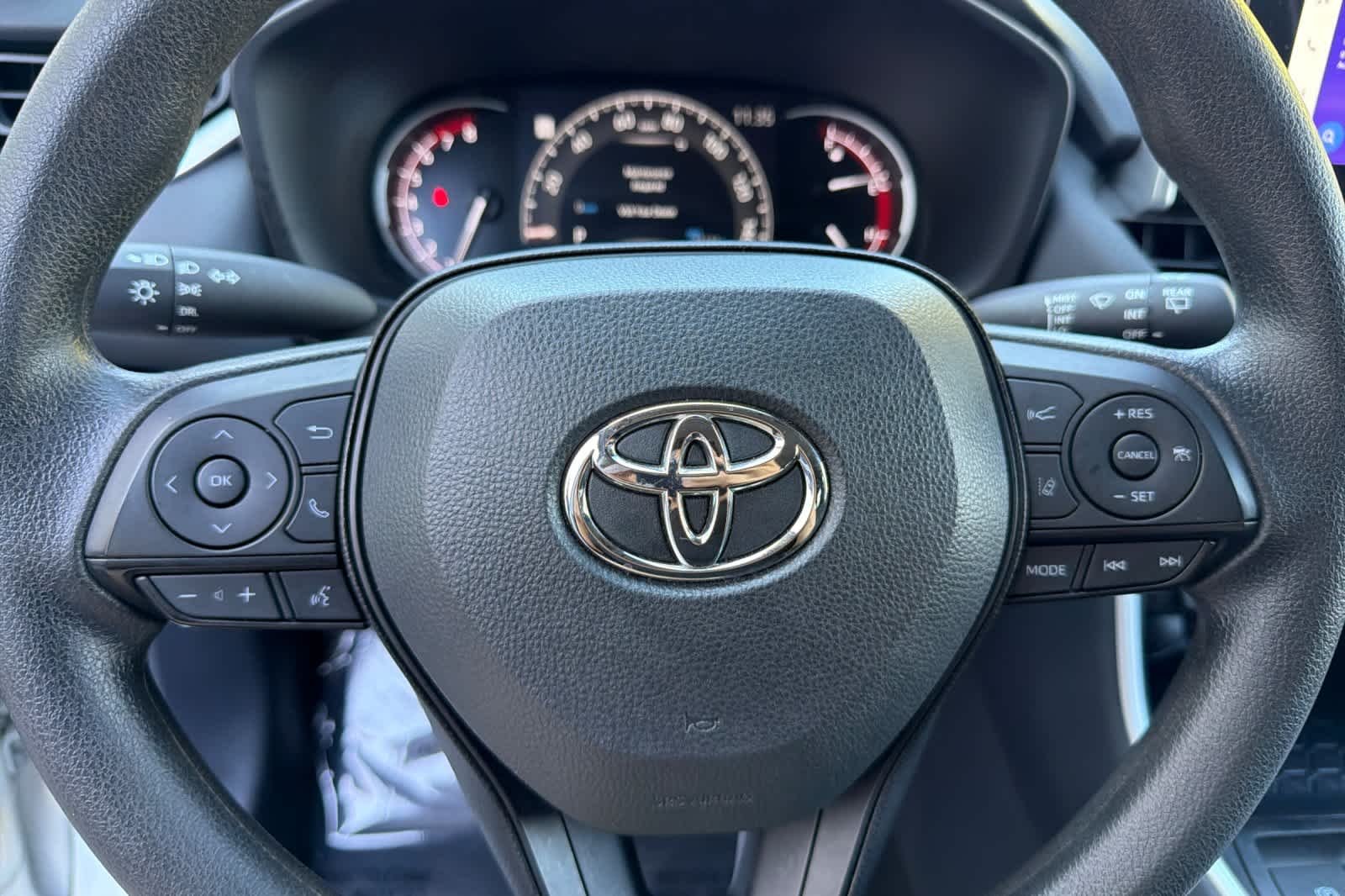 Used 2025 Ice Cap Toyota LE image 24