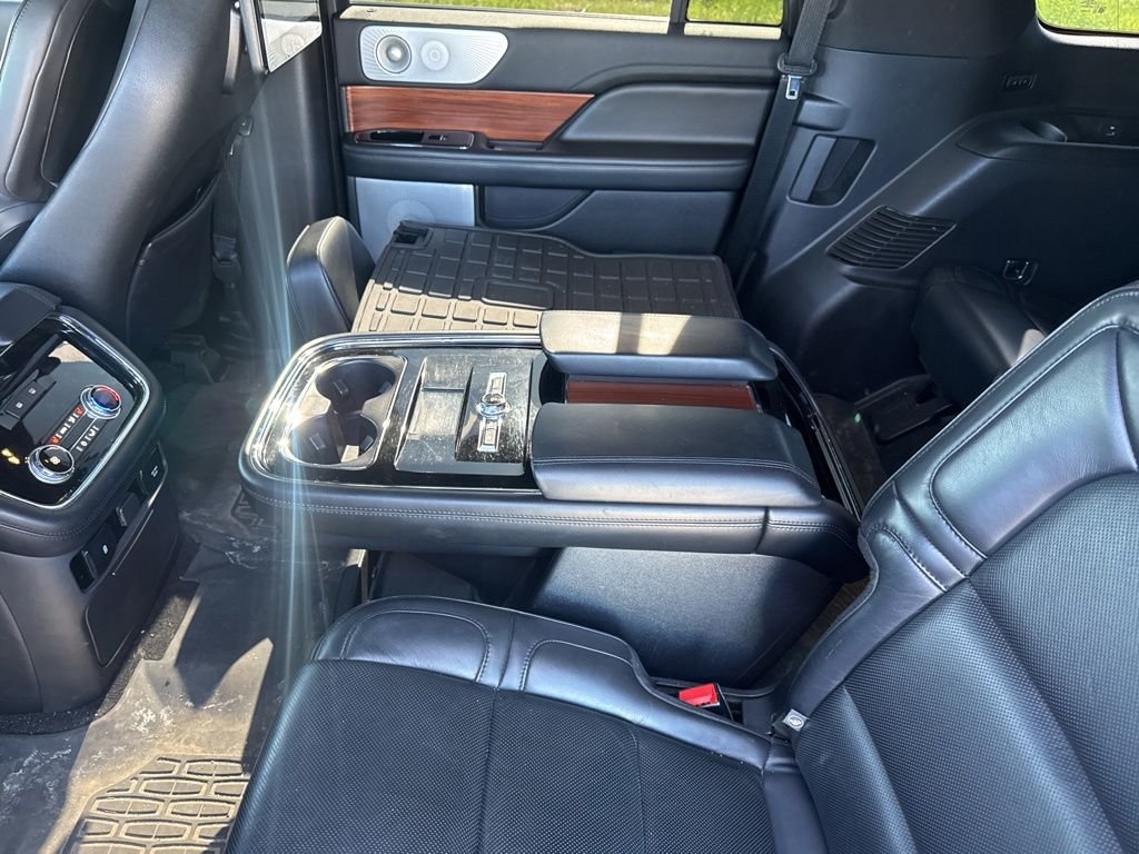 Used 2019 Black Metallic Lincoln Reserve image 27