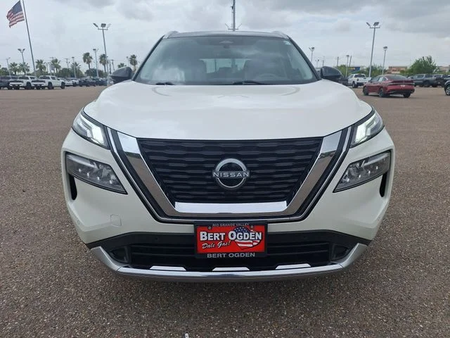Used 2023 White Nissan Platinum image 2
