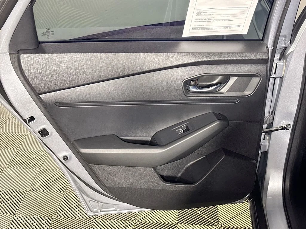Used 2023 Lunar Silver Metallic Honda LX image 18