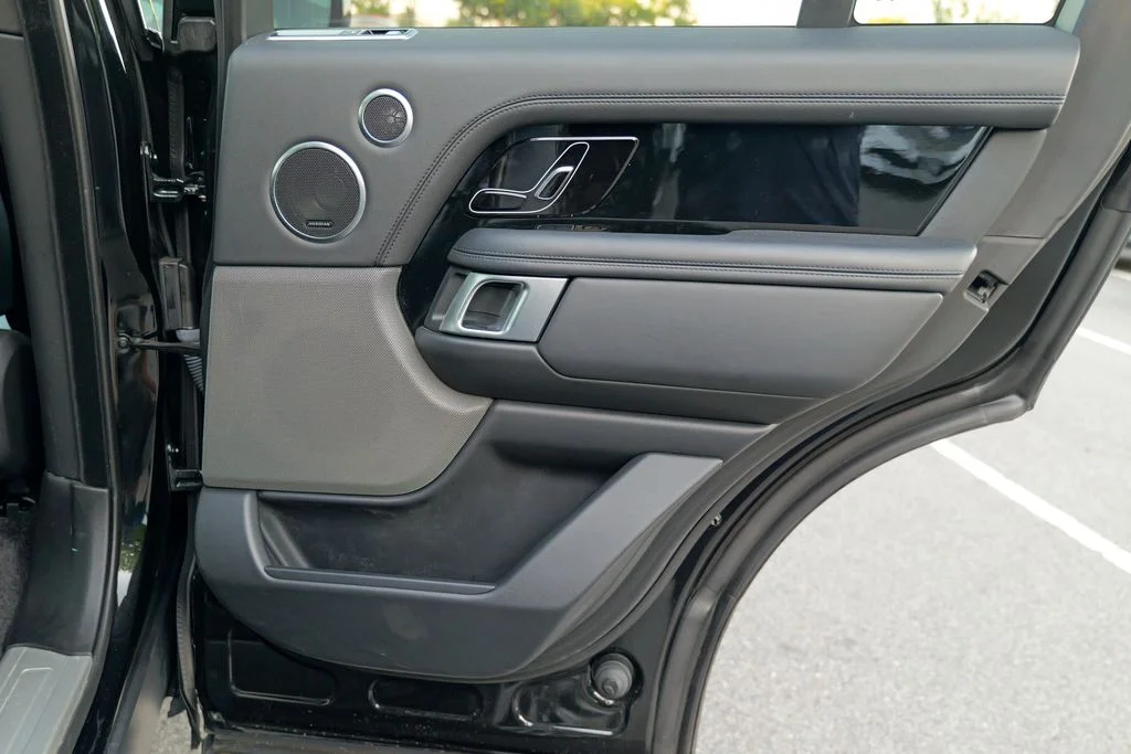 Used 2020 Santorini Black Metallic Land Rover HSE image 31