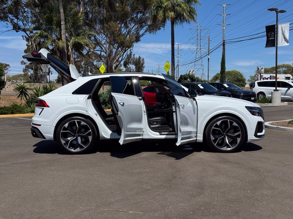 Used 2023 Glacier White Audi 4.0T image 29