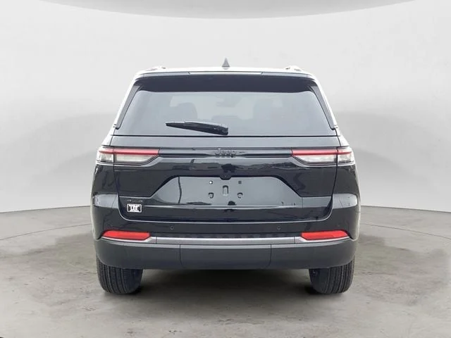 New 2026 Diamond Black Jeep LAREDO ALTITUDE 4X4 image 5