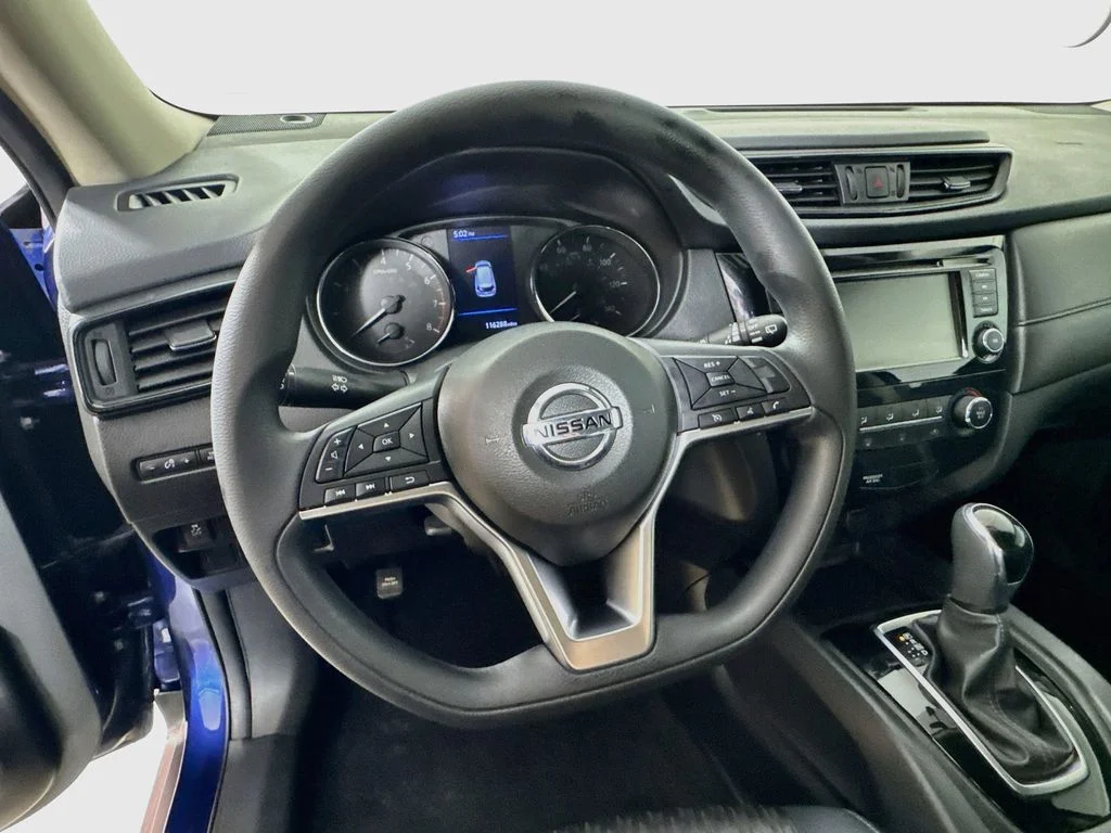 Used 2018 Blue Nissan S image 11