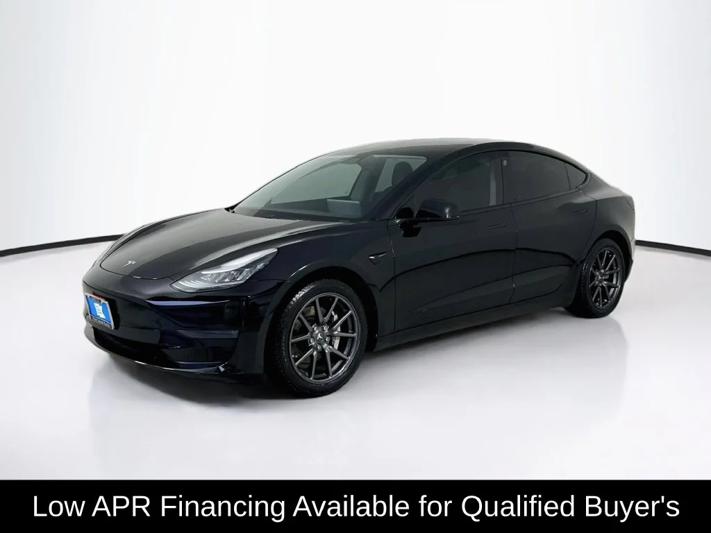 Used 2019 Solid Black Tesla Long Range image 3