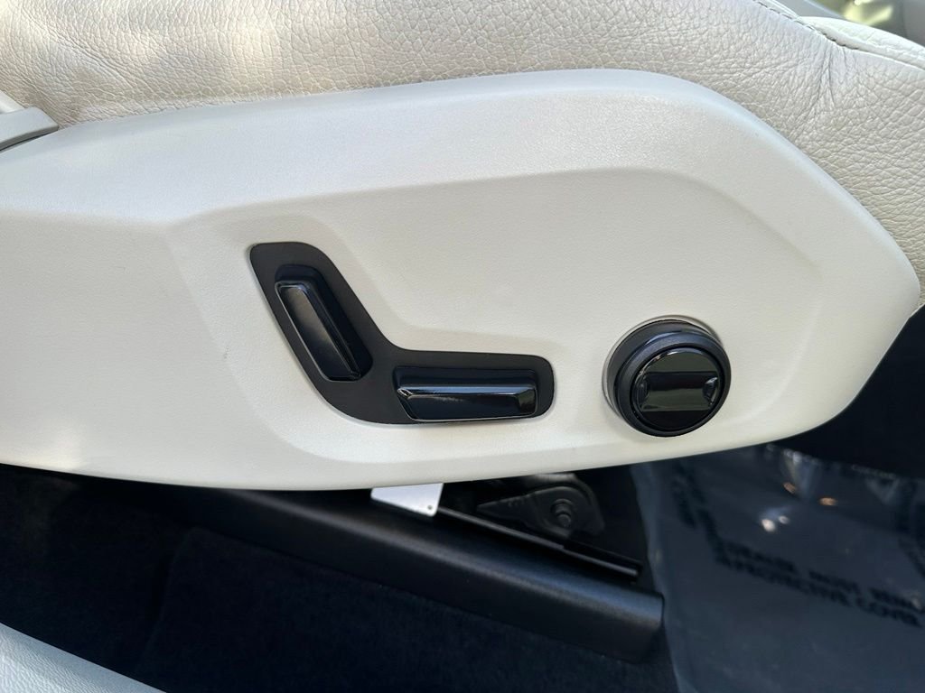 Used 2019 Red Volvo T6 Momentum image 20