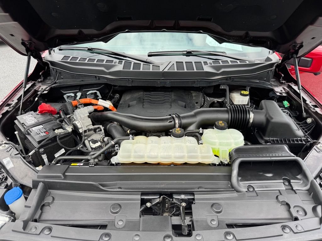 Used 2023 Red Ford Lariat image 11