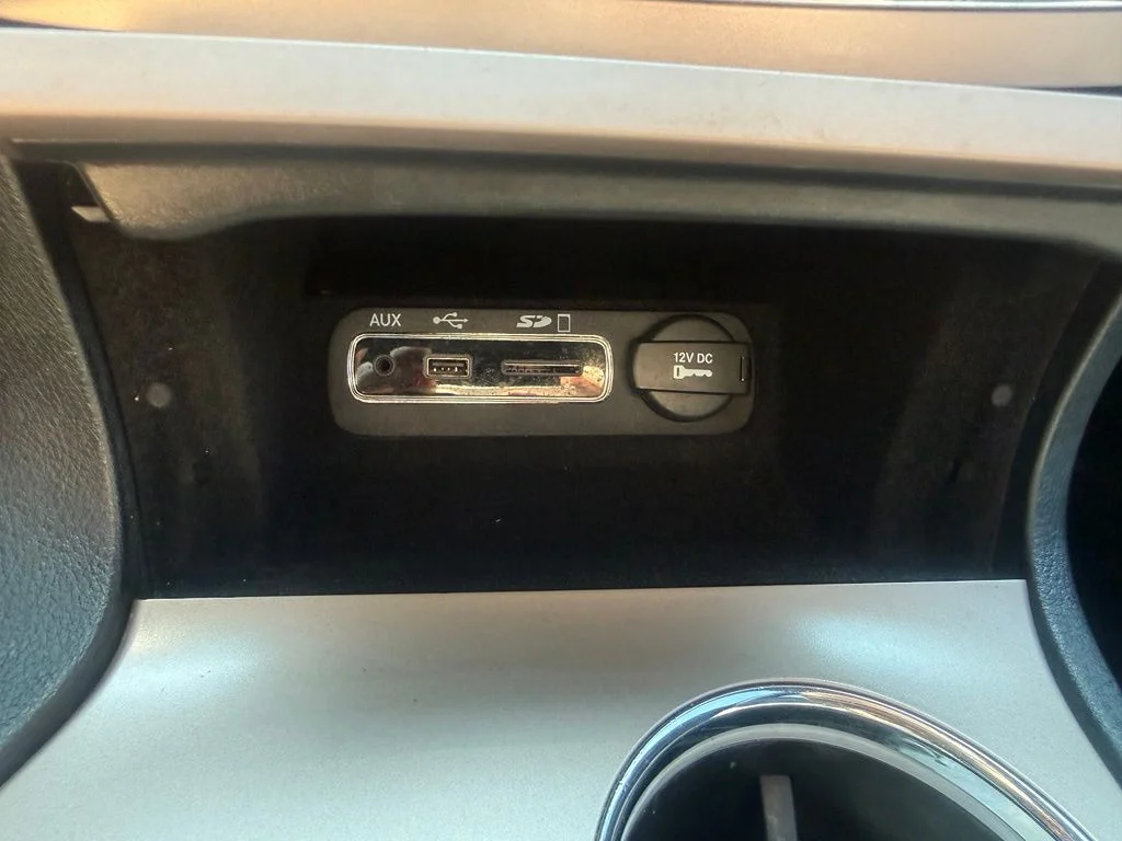 Used 2015 Brilliant Black Crystal Pearlcoat Jeep Limited image 28