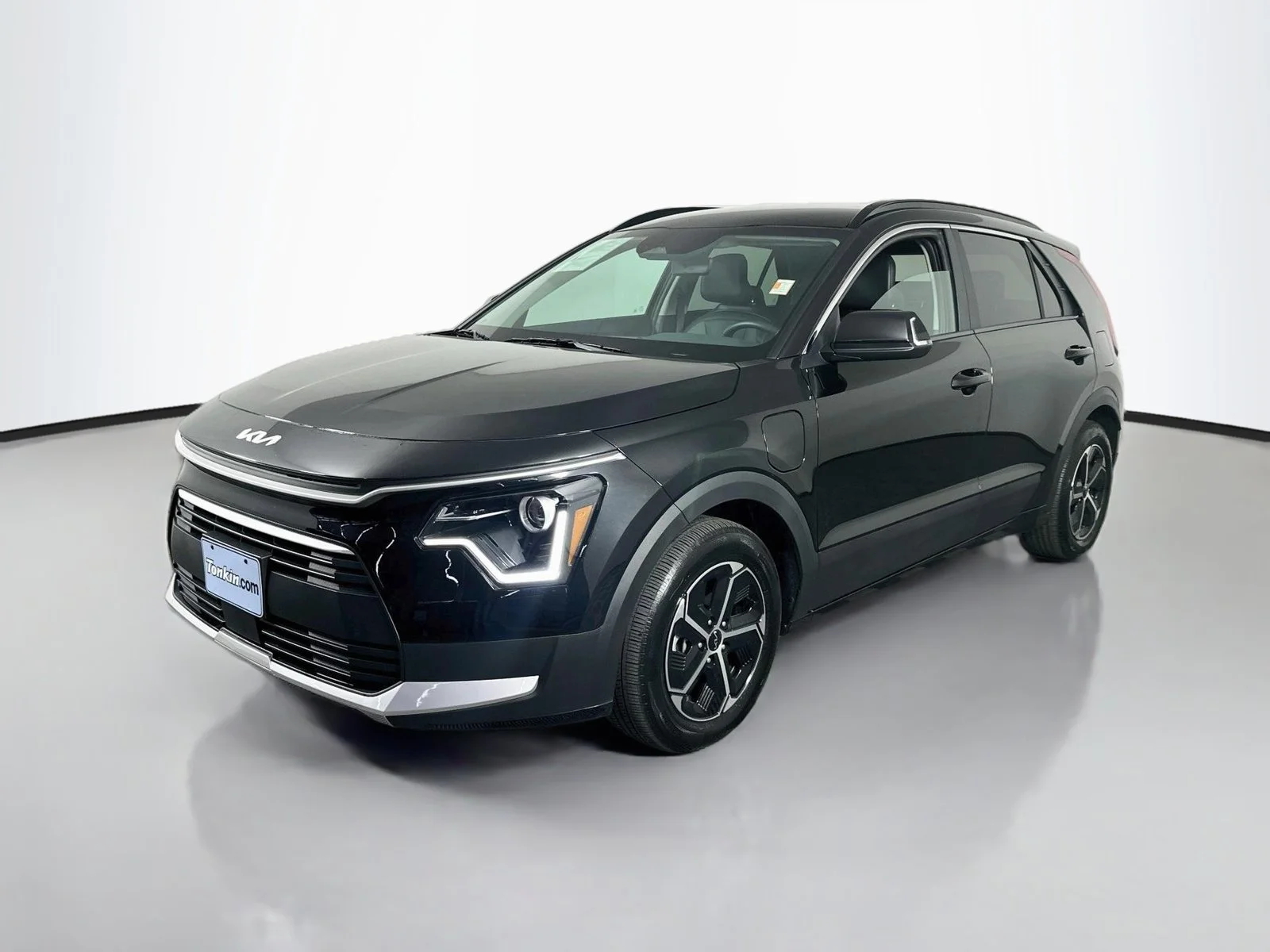 Used 2025 Aurora Black Pearl Kia EX image 4