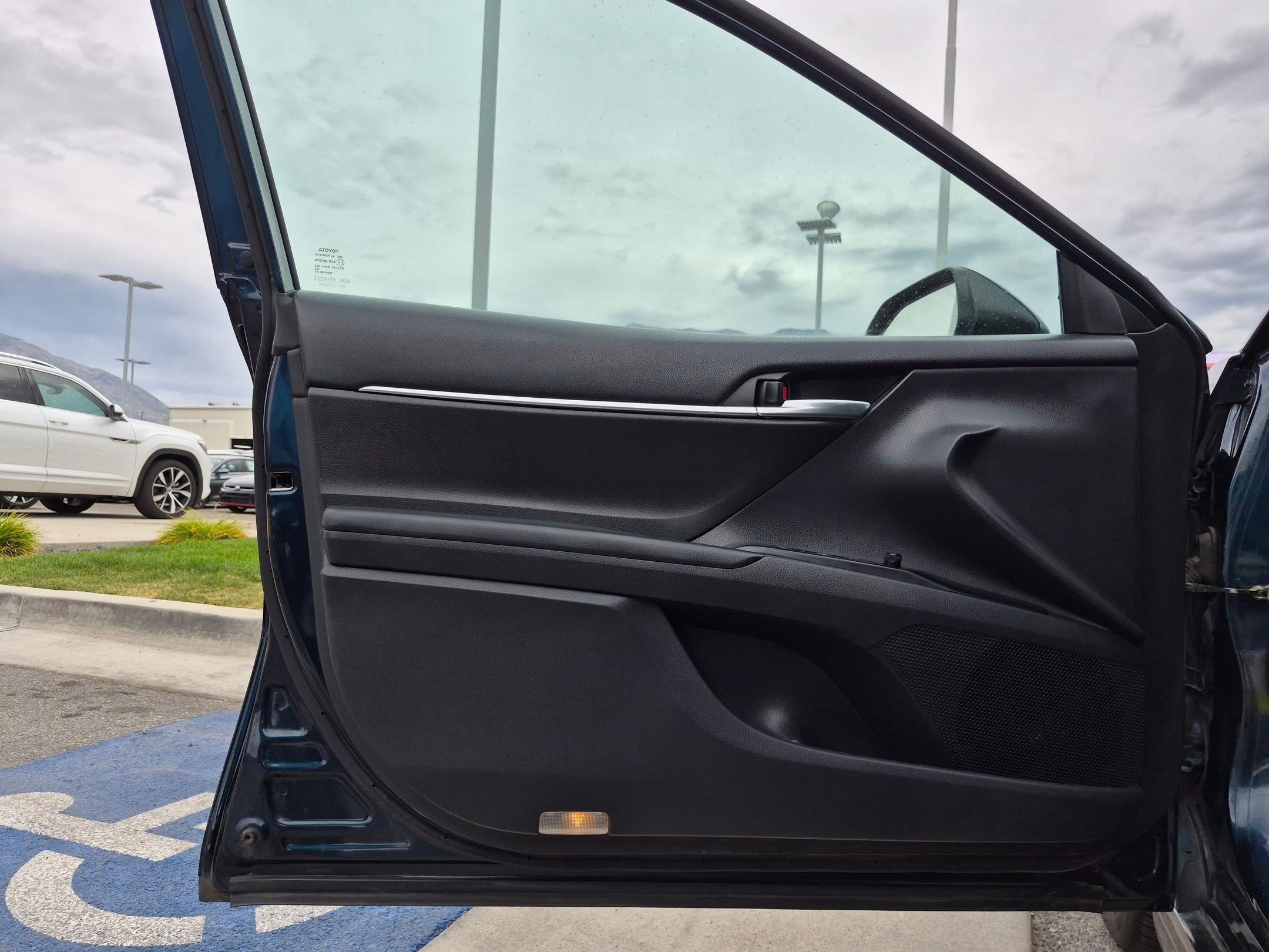 Used 2019 Galactic Aqua Mica Toyota SE image 11