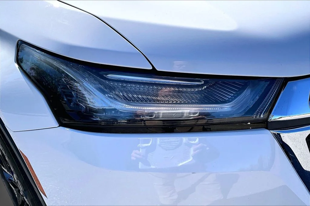 Used 2022 White Chevrolet LS image 36