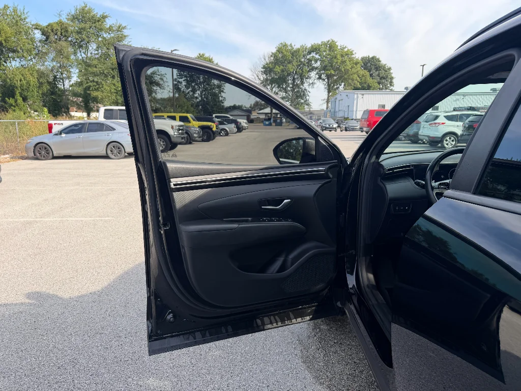 Used 2022 Phantom Black Hyundai SEL Premium image 17