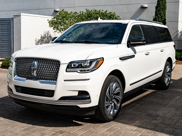 2023 Lincoln Navigator L Reserve