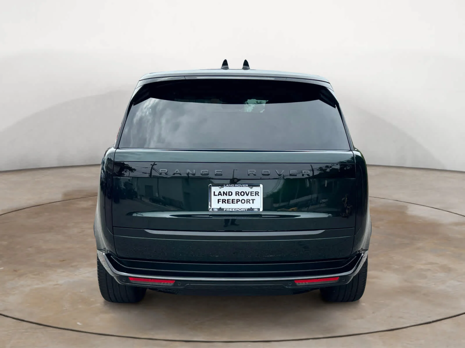 Certified Used 2024 British Racing Green SV Bespoke Ultra Met Gloss Land Rover P530 SWB image 4
