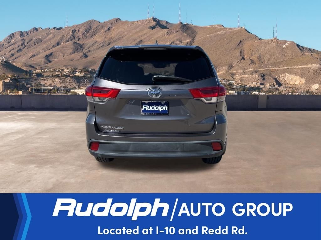 Used 2019 Gray Toyota XLE image 4