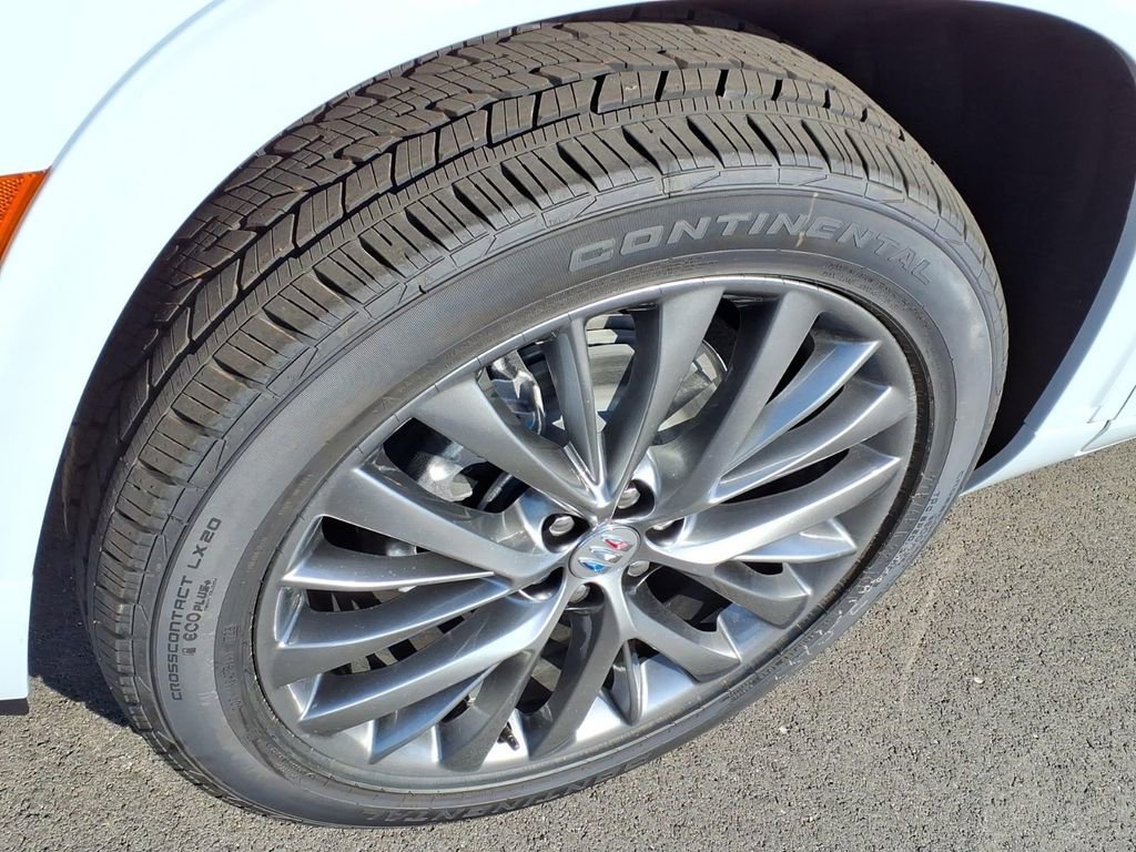 New 2026 Iridescent White Tricoat Buick Avenir image 17