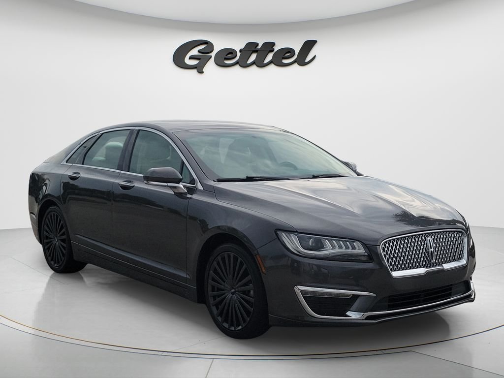 Used 2017 Gray Lincoln Reserve image 3