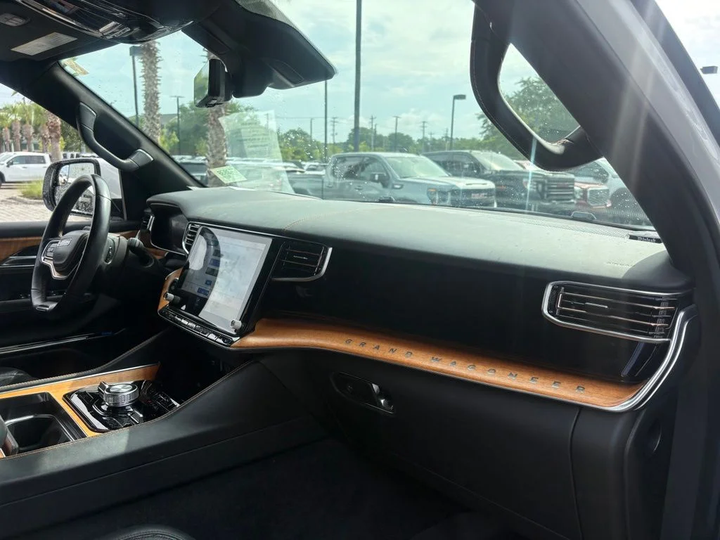 Used 2022 White Jeep Series III image 18