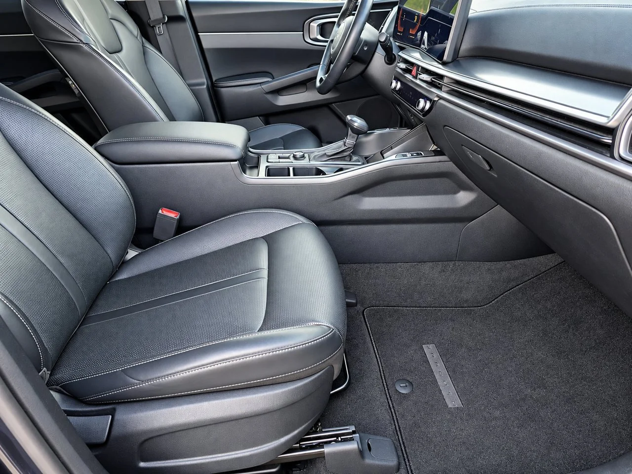 Used 2024  Kia S image 30