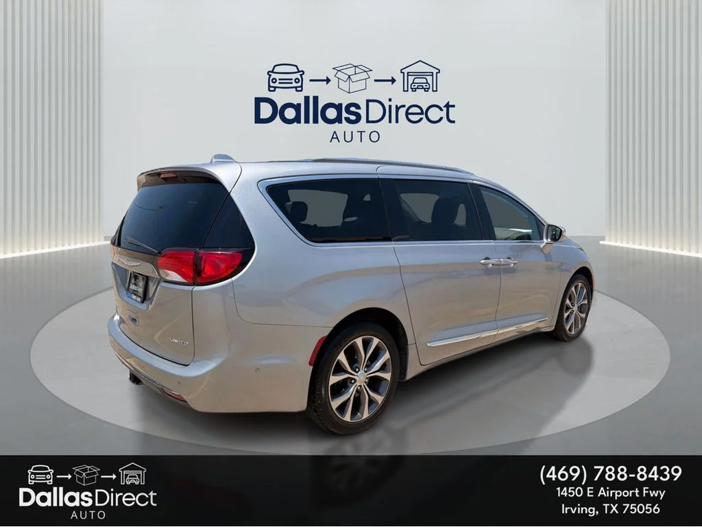 Used 2017 Billet Silver Metallic Clearcoat Chrysler Limited image 6